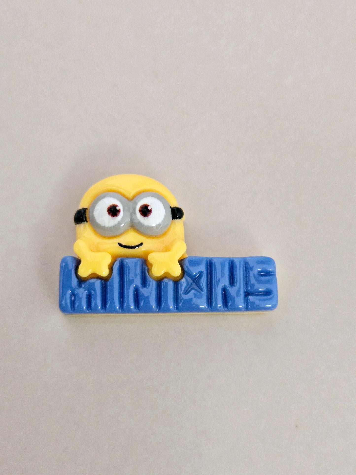 Minion 3, Acrylic